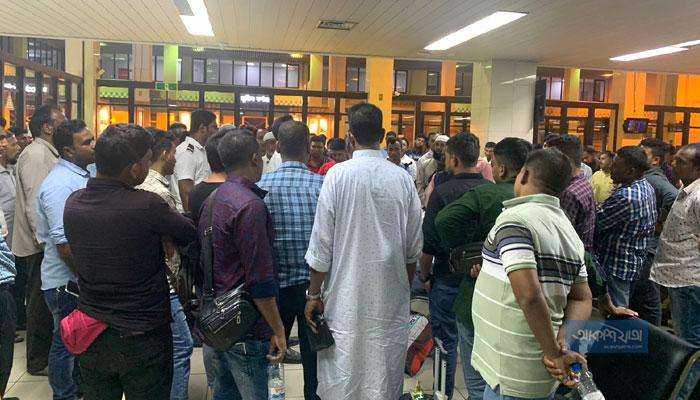 Excitement of Bangladesh Biman passengers going to Muscat at Shah Amanat Airport.  Photo: Ashrafur Rahman